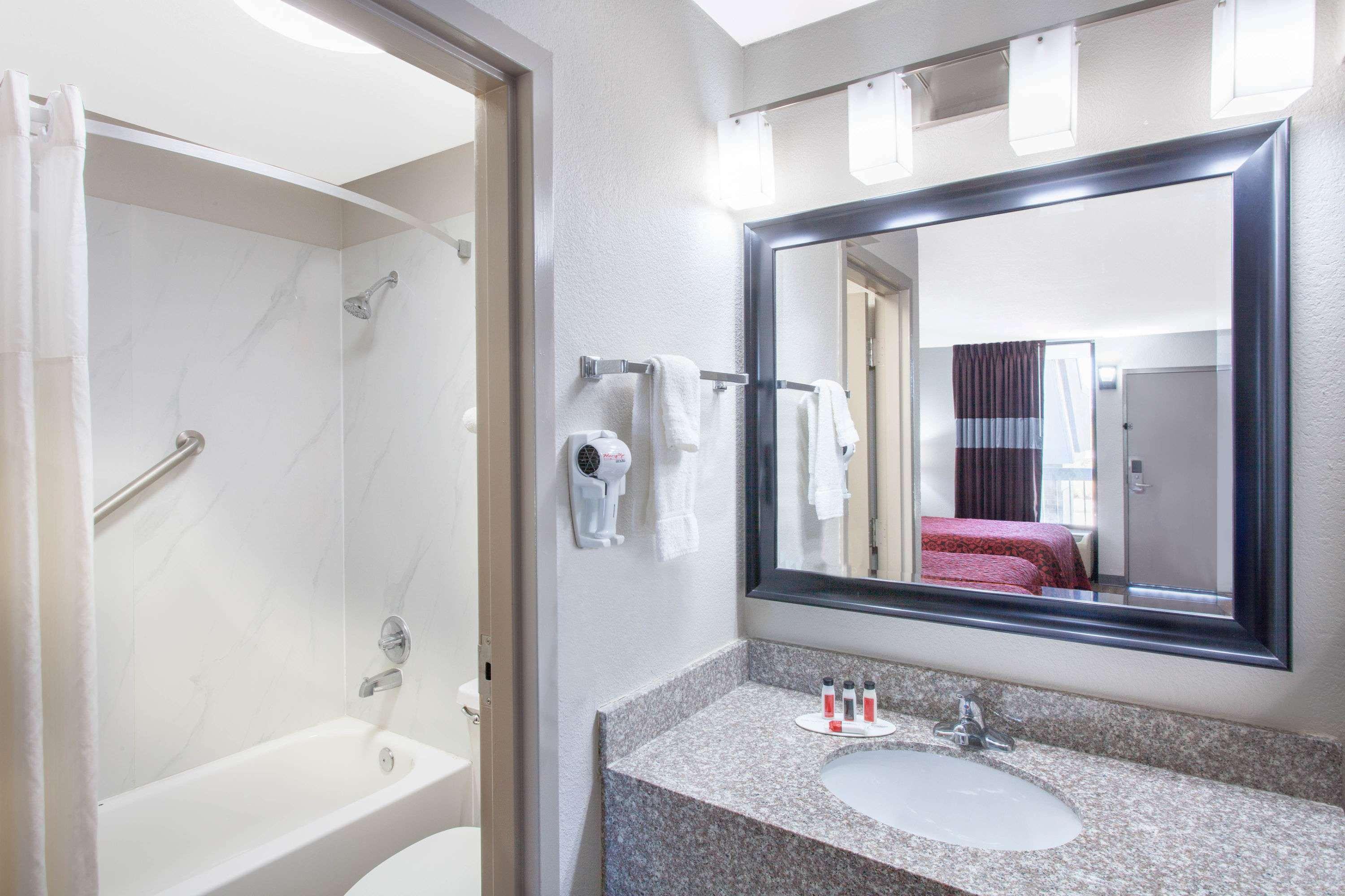 Days Inn By Wyndham Clinton - Laurens I-26 Luaran gambar